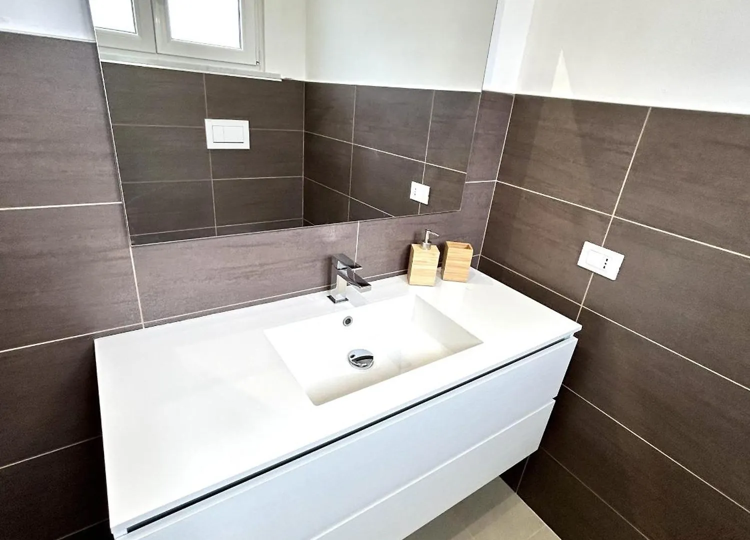 Guest house Camera Matrimoniale Con Bagno Privato Esterno In Casa Malpensa 89 Samarate