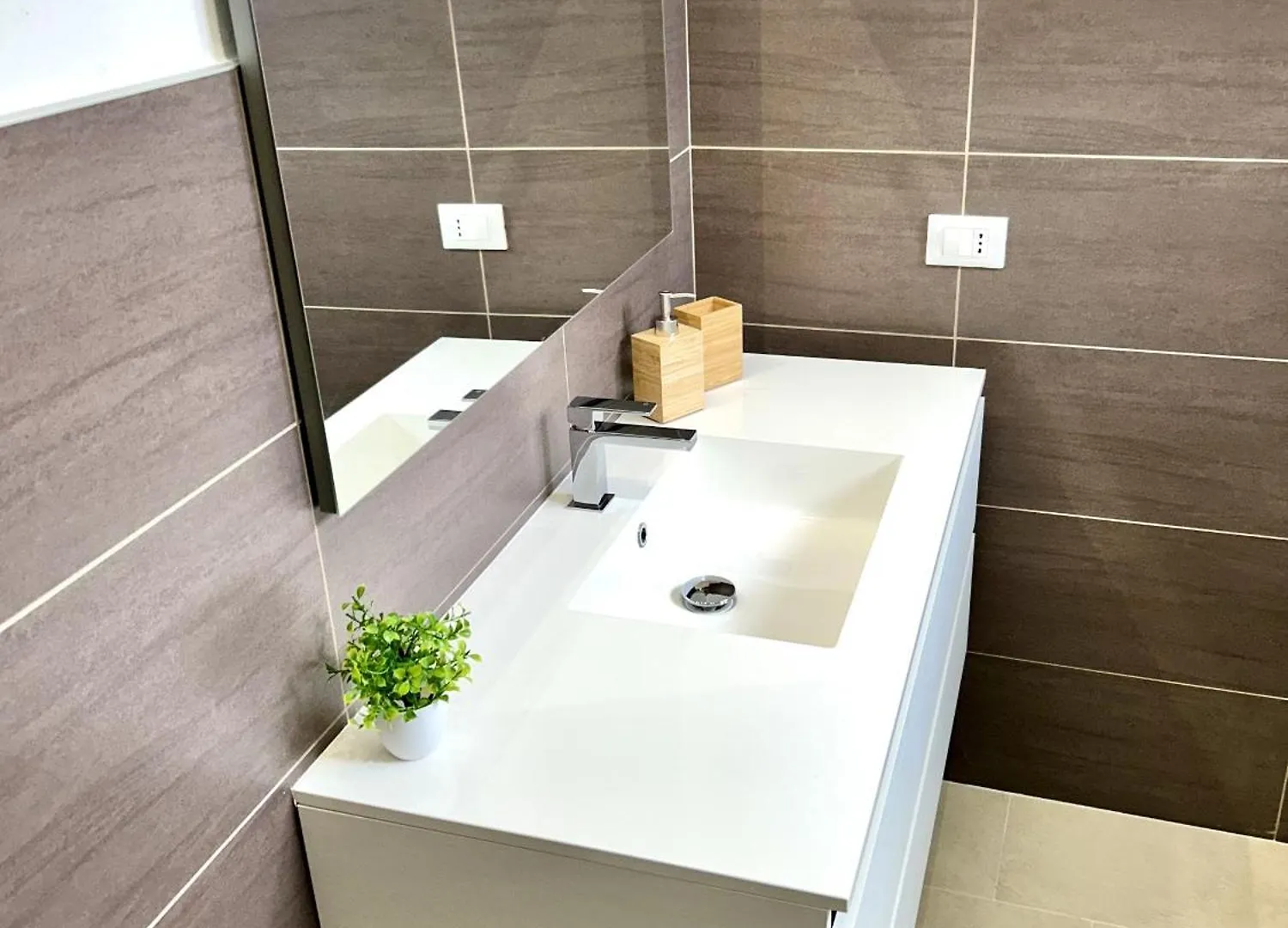 Camera Matrimoniale Con Bagno Privato Esterno In Casa Malpensa 89 Samarate Guest house
